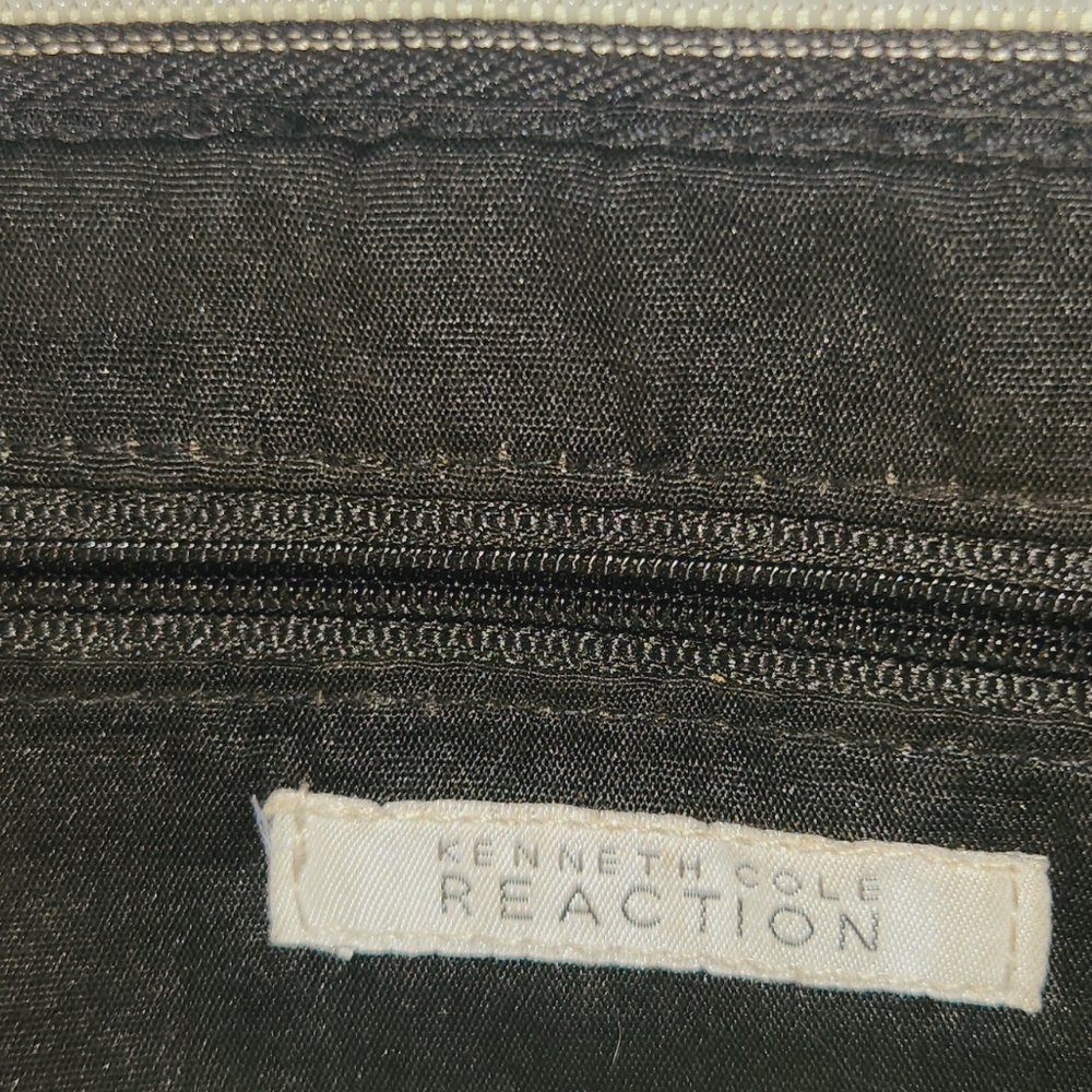 Kenneth Cole purse - Picture 5 of 11